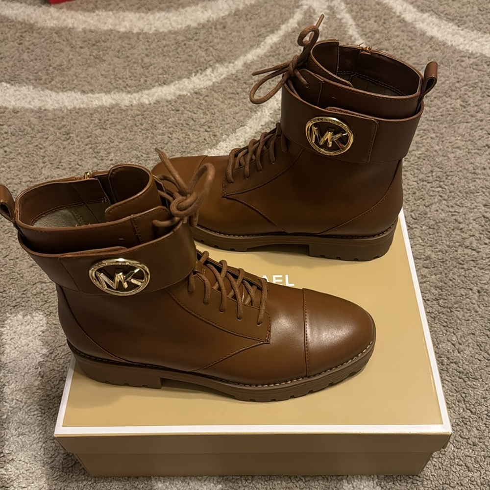 Michael Kors, Tatum Brown Combat Lace Up Women Boots, US 8.5 - Picture 3 of 14